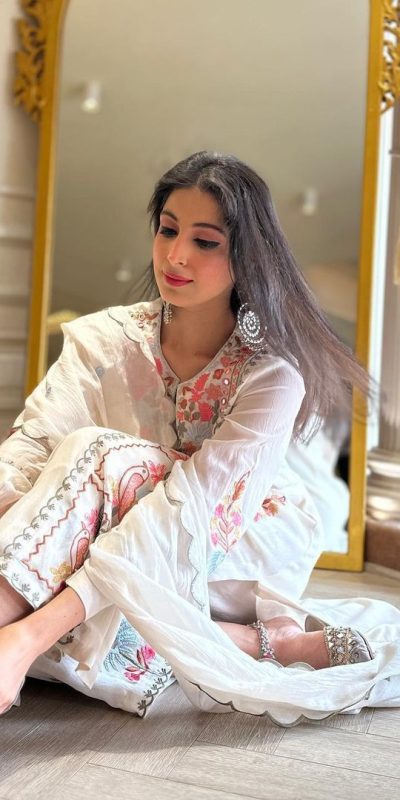 awesome-white-color-georgette-with-embroidery-work-salwar-suit