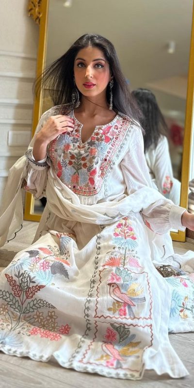 awesome-white-color-georgette-with-embroidery-work-salwar-suit