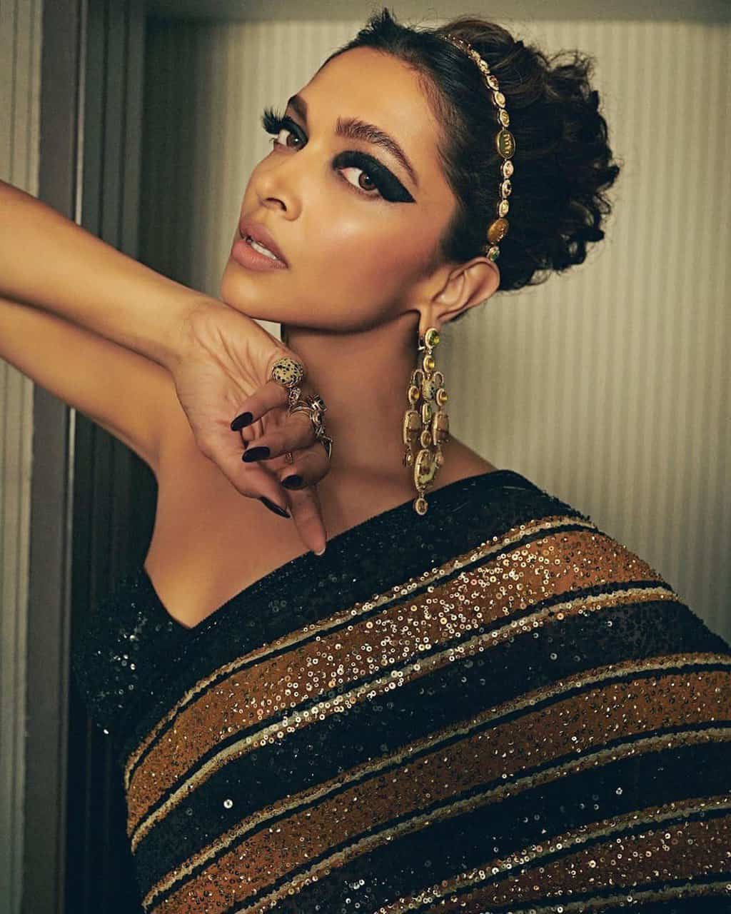 LG 1491 Gold & Black Saree : Heavy Faux Georgette Work : Fancy Double Sequence Work Party Wear, Wedding, Special Events @2249/- | Sarees, Bollywood Sarees, Creative Sarees, Designer Sarees, Embroidered Sarees, Ethnic Saree, Modern Digital sarees, Party Wear Sarees