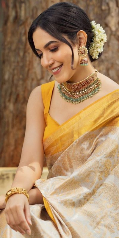 KP 5068 Golden Color Soft Lichi Silk Cloth Beautiful Rich Pallu Saree Casual, Party, Wedding, Festive, Events Etc.  Expected Delivery  4-6 Working Days @1449/ | Sarees, Bollywood Sarees, Creative Sarees, Designer Sarees, Embroidered Sarees, Ethnic Saree, Modern Digital sarees, Party Wear Sarees