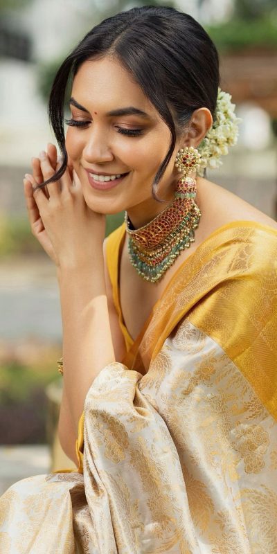 KP 5068 Golden Color Soft Lichi Silk Cloth Beautiful Rich Pallu Saree Casual, Party, Wedding, Festive, Events Etc.  Expected Delivery  4-6 Working Days @1449/ | Sarees, Bollywood Sarees, Creative Sarees, Designer Sarees, Embroidered Sarees, Ethnic Saree, Modern Digital sarees, Party Wear Sarees