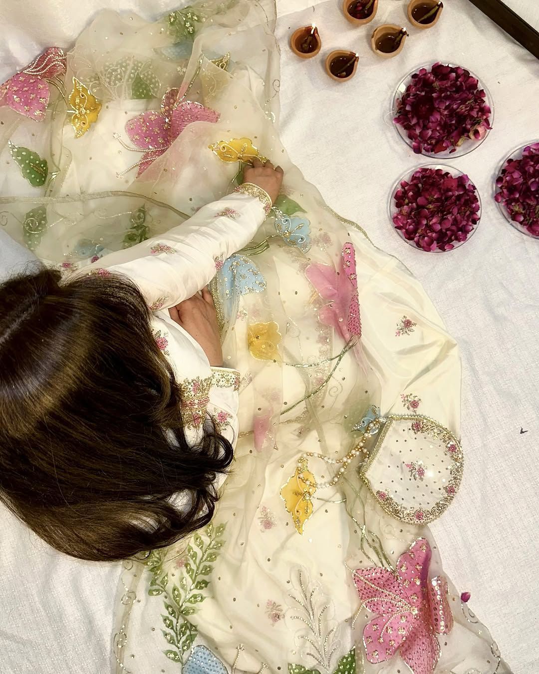 Off White Chinon Embroidery Work Salwar Suit - Image 4