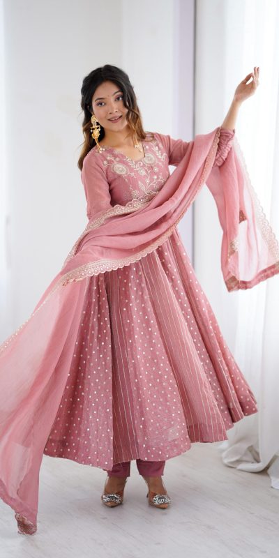 SRK 5293 Peach With Crunchy Silk With Fully Flair with Lace Work & Embroidery Work Anarkali Gown . Introductory Price ₹2149. Delivery 4-6 Worki | Gowns, Bollywood Gowns, Creative Gowns, Designer Gowns, Embroidered Gowns, Party Wear Gowns