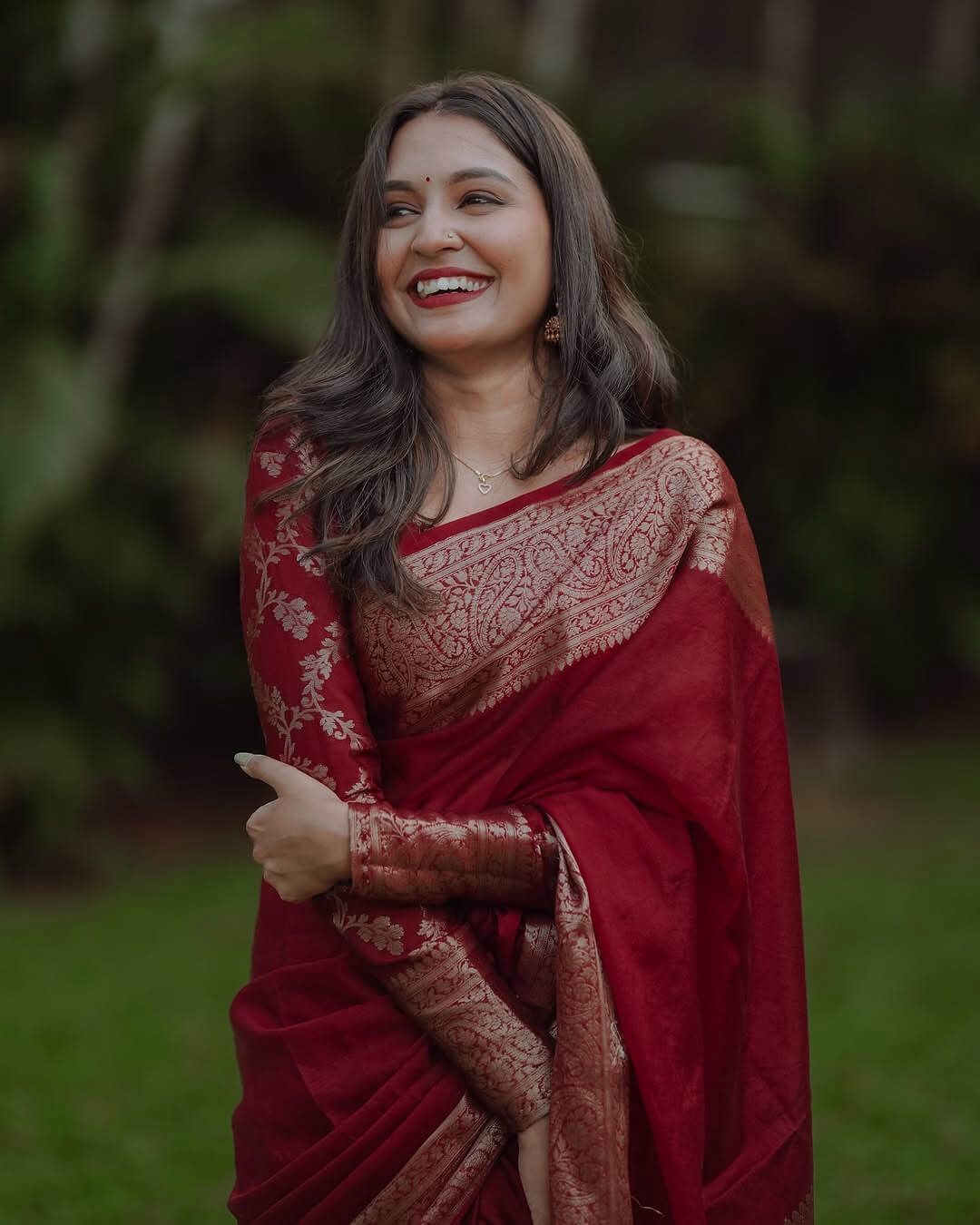 Red Soft Lichi Silk Border Lace Work Saree - Image 3