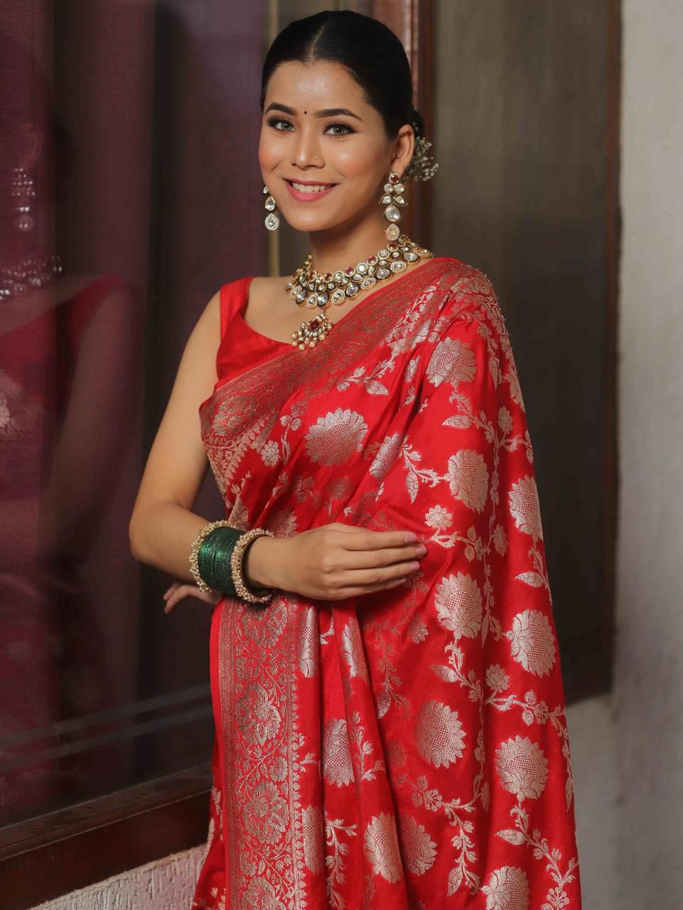 Red Soft Lichi Silk Saree - Image 3