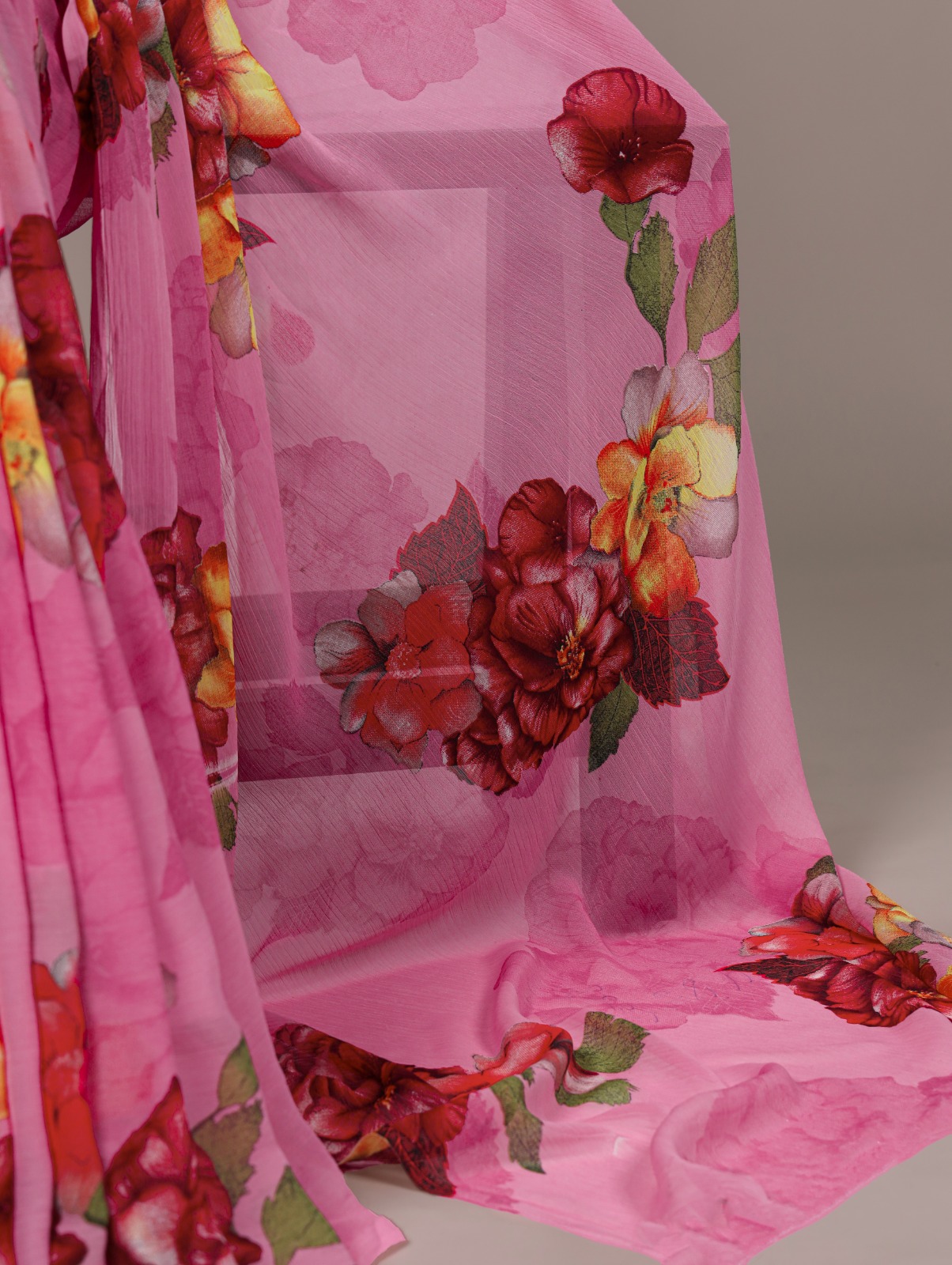Pink Chiffon Lace Work Saree - Image 3