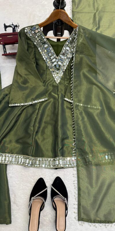 Mahendi Cosmos Mirror Lace Work Salwar Suit