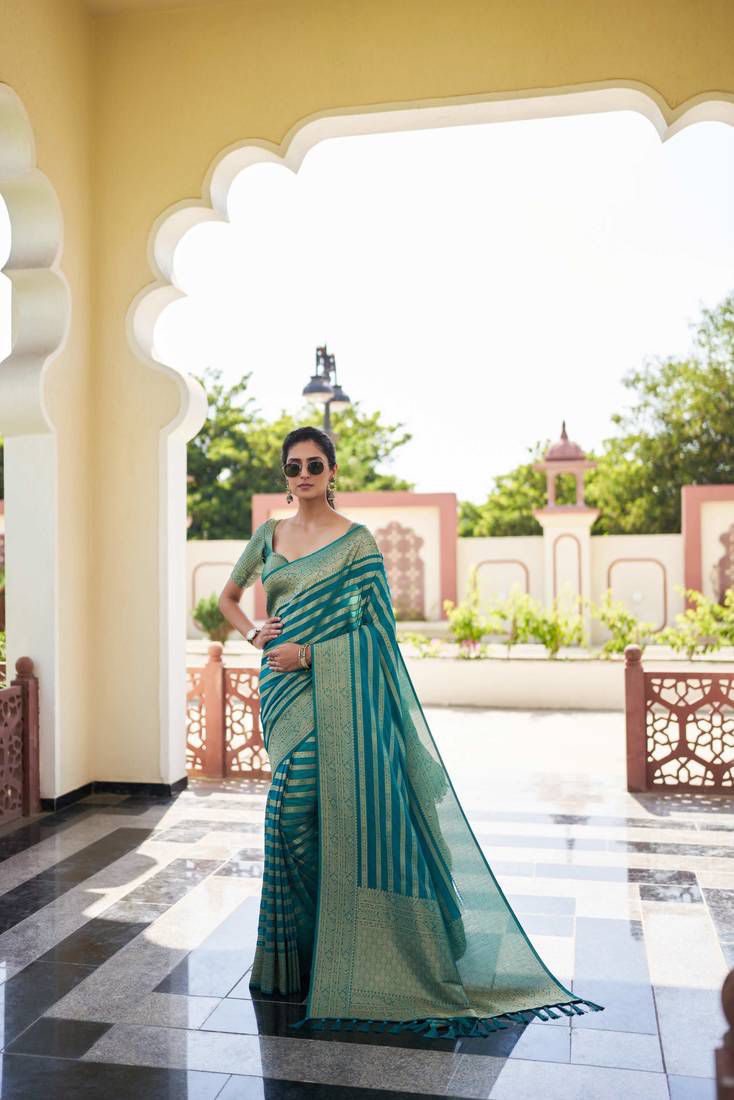 Teal Lichi Silk Lace Border Work Saree - Image 2