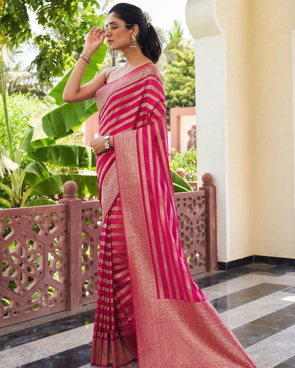Pink Lichi Silk Lace Border Work Saree - Image 2