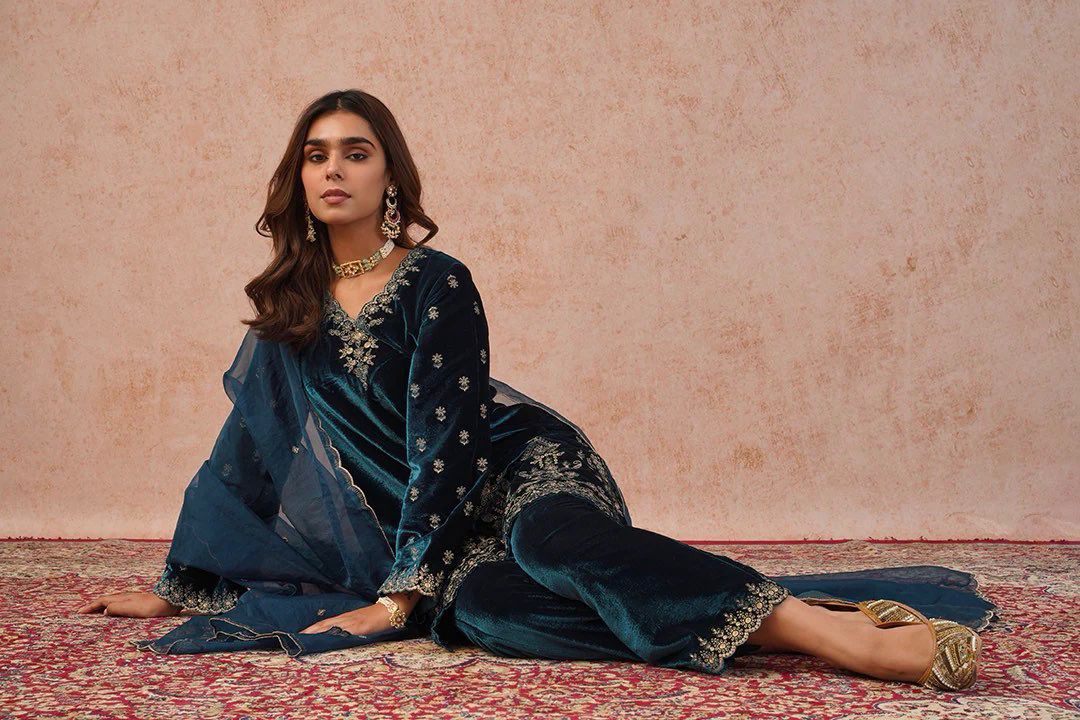 Blue Organza Embroidery Work Salwar Suit - Image 4