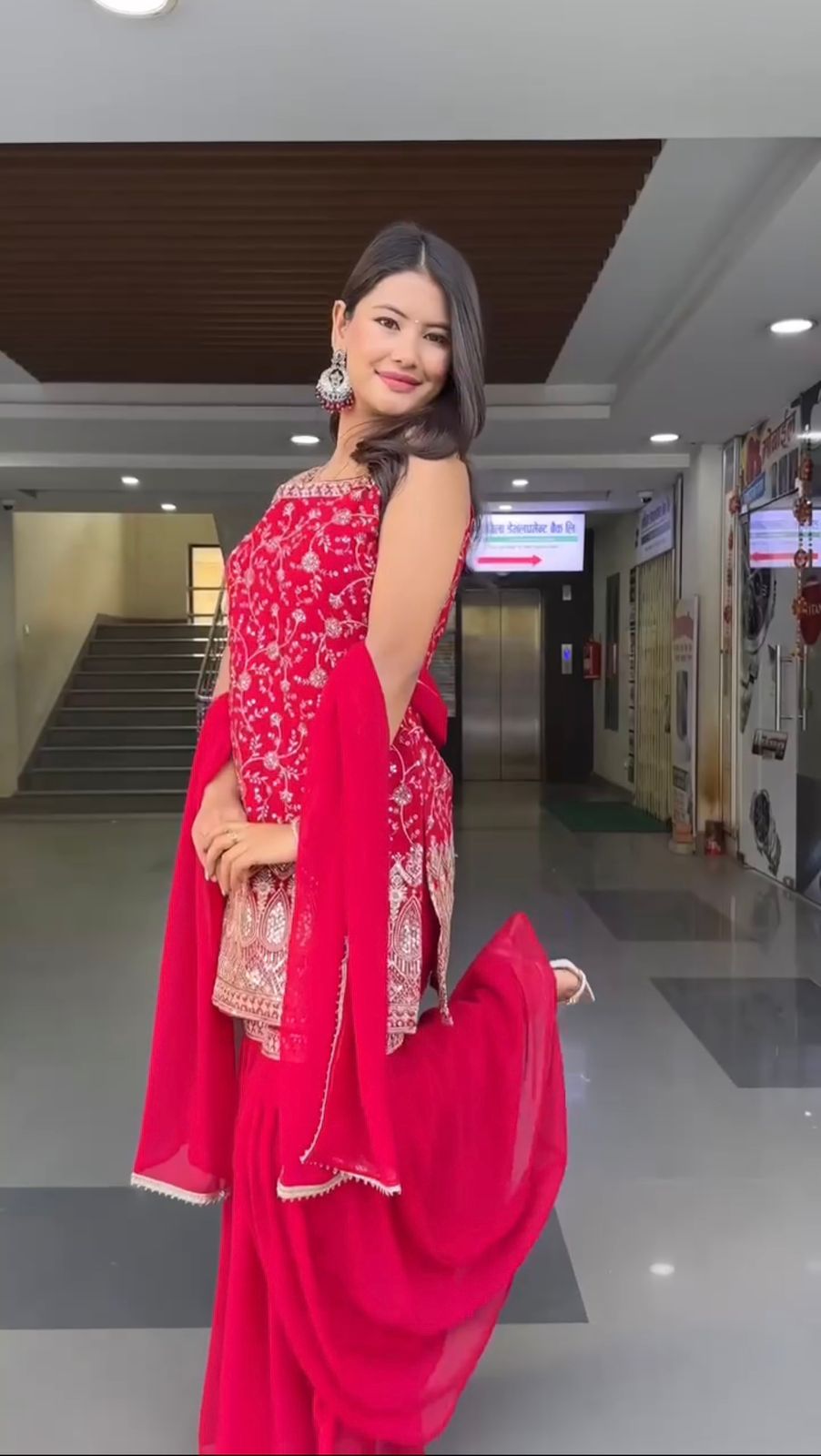 Red Georgette Thread Lace Work Salwar Suit - Image 2