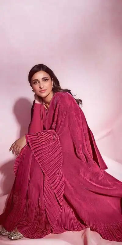 BT 1083 Red Saree : Premium Chinon Silk Work : Pleating Work Casual, Party Wear, Wedding Parineeti Chopra Pleated Saree @1499/- | Sarees, Bollywood Sarees, Creative Sarees, Designer Sarees, Embroidered Sarees, Party Wear Sarees