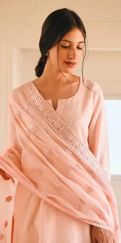 SSR 307 Orange Top : Heavy Faux Georgette Work : Fancy Thread Embroidery Work Glorious Orange Color Heavy Georgette Designer Salwar Suit @1649/- Only | Salwar suit, Designer Suits, Casual Suits, Creative suits, Party Wear Suits, Straight Suits