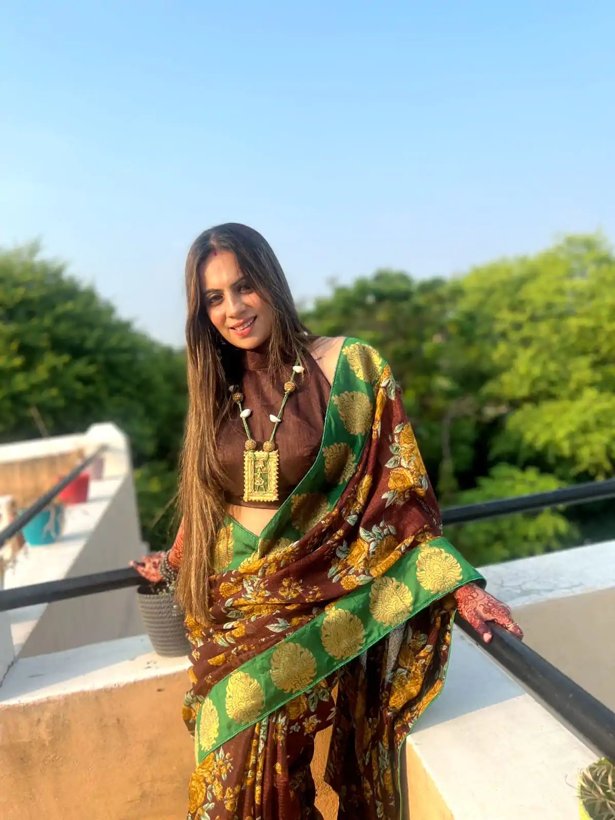 JR 471 Coffee Color Printed Manipuri Silk Saree Casual, Party Wear, Wedding, Events Etc. Expected Delivery 4-6 Working Days 1249/- | Sarees, Bollywood Sarees, Creative Sarees, Designer Sarees, Embroidered Sarees, Ethnic Saree, Modern Digital sarees, Party Wear Sarees