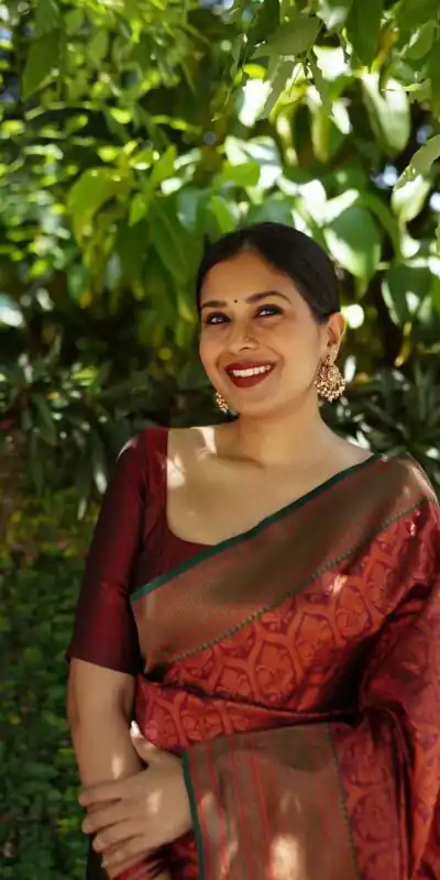 DDF SNEHA Maroon Color Soft Lichi Silk Saree With Ordinary Design Saree Casual, Party Wear, Wedding, Events Etc. Expected Delivery 4-6 Working Days 1499/- | Sarees, Bollywood Sarees, Creative Sarees, Designer Sarees, Embroidered Sarees, Ethnic Saree, Modern Digital sarees, Party Wear Sarees
