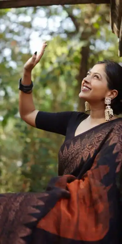 KP 5053 Black & Orange Color Soft Lilan Slab Weaving Work Saree Casual, Party Wear, Wedding, Events Etc. Expected Delivery 4-6 Working Days @1499/- | Sarees, Bollywood Sarees, Creative Sarees, Designer Sarees, Embroidered Sarees, Ethnic Saree, Modern Digital sarees, Party Wear Sarees