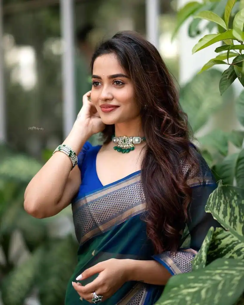 DDF Triveni Teal Blue Color Banarasi Soft Silk Ordinary Design Saree Casual, Party Wear, Wedding, Events Etc. Expected Delivery 4-6 Working Days 1499/- | Sarees, Bollywood Sarees, Creative Sarees, Designer Sarees, Embroidered Sarees, Ethnic Saree, Modern Digital sarees, Party Wear Sarees