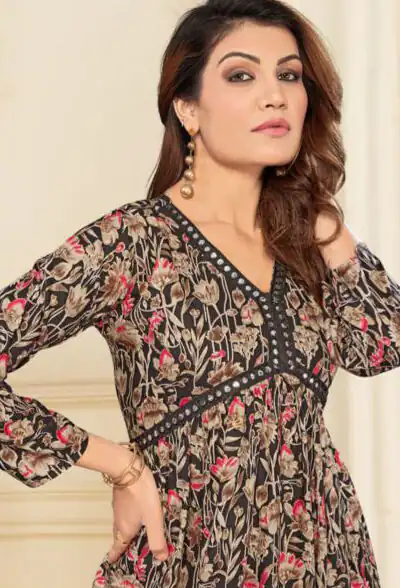 INLI Alia Black Color Heavy Rayon Print with Foil Work Kurti Casual, Wedding, Party, Festive, Events Etc. Expected Delivery 4-6 Days @1299/- | Kurti, Bollywood Kurti, Creative Kurtis, Designer Kurti, Party Wear Kurti, Selfie Kurti