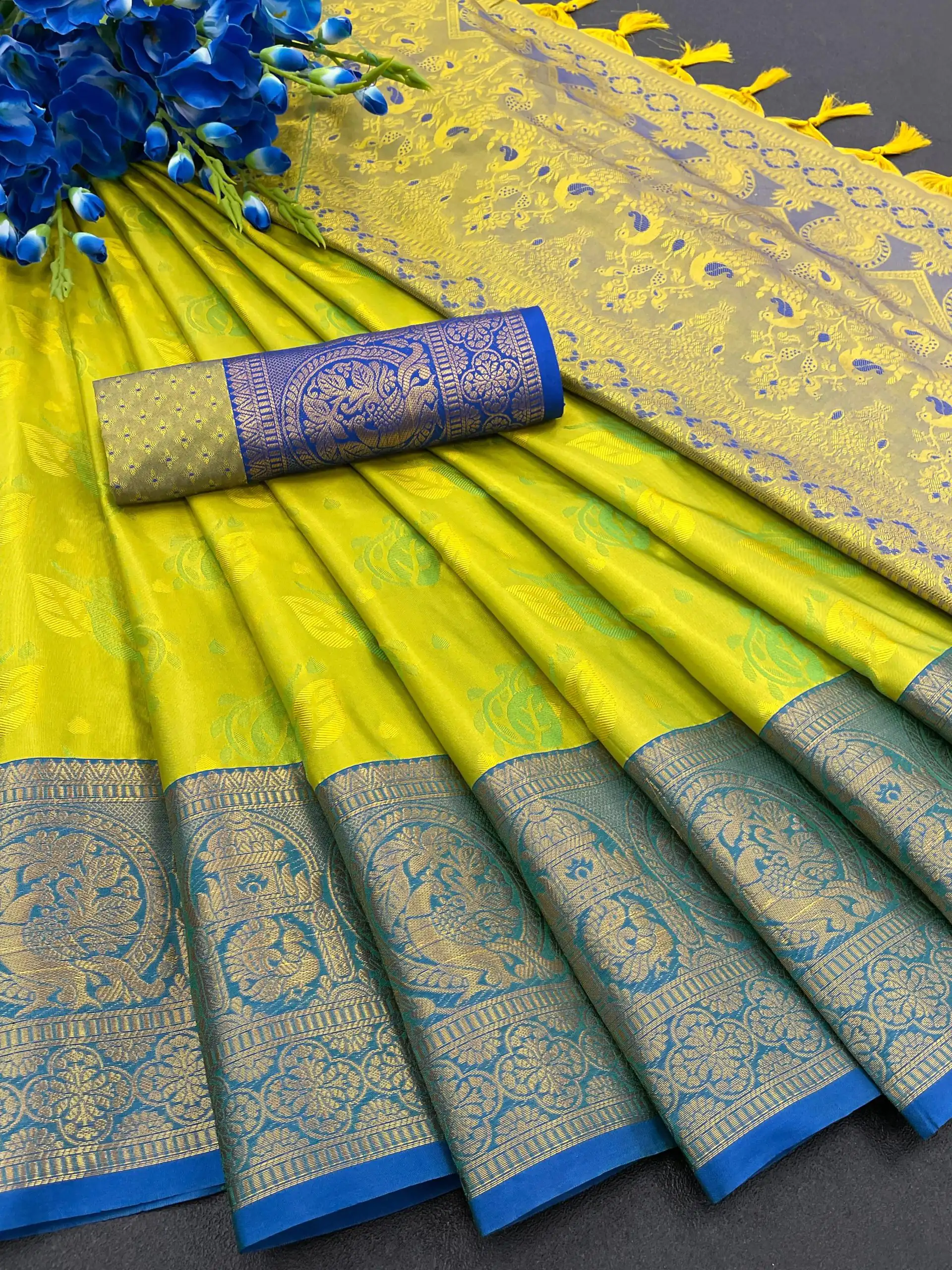 MB™️  3195 Green Color Soft Kanjivaram Jacquard Weaving Saree Casual, Party Wear, Wedding, Events Etc. Expected Delivery 4-6 Working Days @1699/- | Sarees, Bollywood Sarees, Creative Sarees, Designer Sarees, Embroidered Sarees, Ethnic Saree, Modern Digital sarees, Party Wear Sarees