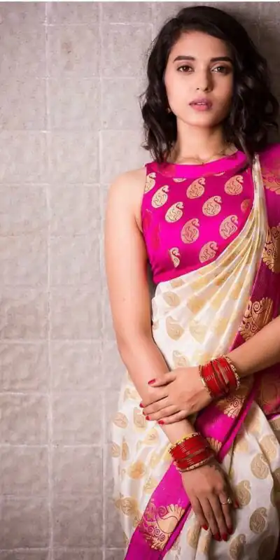 MB™️3164 Off White Color Soft Kanjivaram Pattu Jacquard Silk Saree Casual, Wedding, Party, Festival, Events, Etc. Expected Delivery 4-6 Working Days @1449/- | Sarees, Bollywood Sarees, Creative Sarees, Designer Sarees, Embroidered Sarees, Ethnic Saree, Modern Digital sarees, Party Wear Sarees