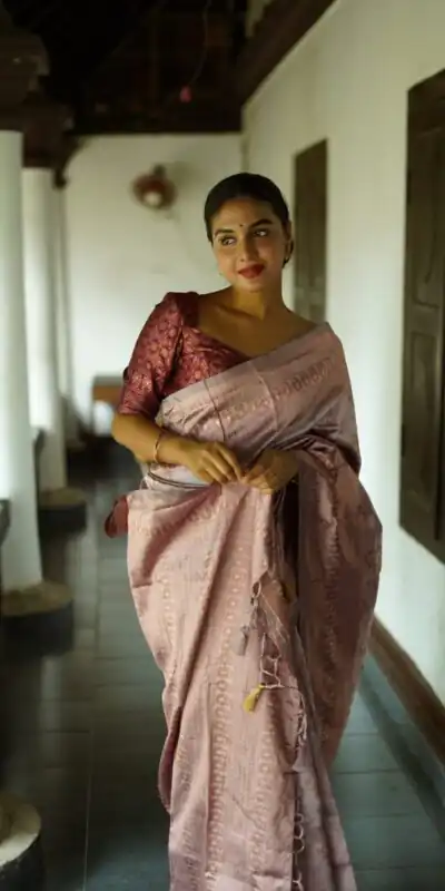 DDF 126 Cream Color Soft Lichi Silk Ordinary Design Rich Pallu Saree Casual, Party Wear, Events, Festivals Etc. Expected Delivery 4-6 Working Days 1549 | Sarees, Bollywood Sarees, Creative Sarees, Designer Sarees, Embroidered Sarees, Ethnic Saree, Modern Digital sarees, Party Wear Sarees