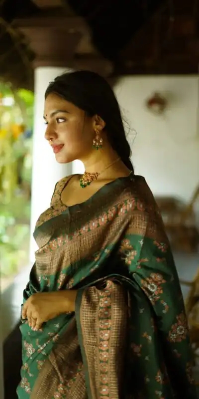 DDF 126 Green Color Soft Lichi Silk Ordinary Design Rich Pallu Saree Casual, Party Wear, Events, Festivals Etc. Expected Delivery 4-6 Working Days 1549 | Sarees, Bollywood Sarees, Creative Sarees, Designer Sarees, Embroidered Sarees, Ethnic Saree, Modern Digital sarees, Party Wear Sarees