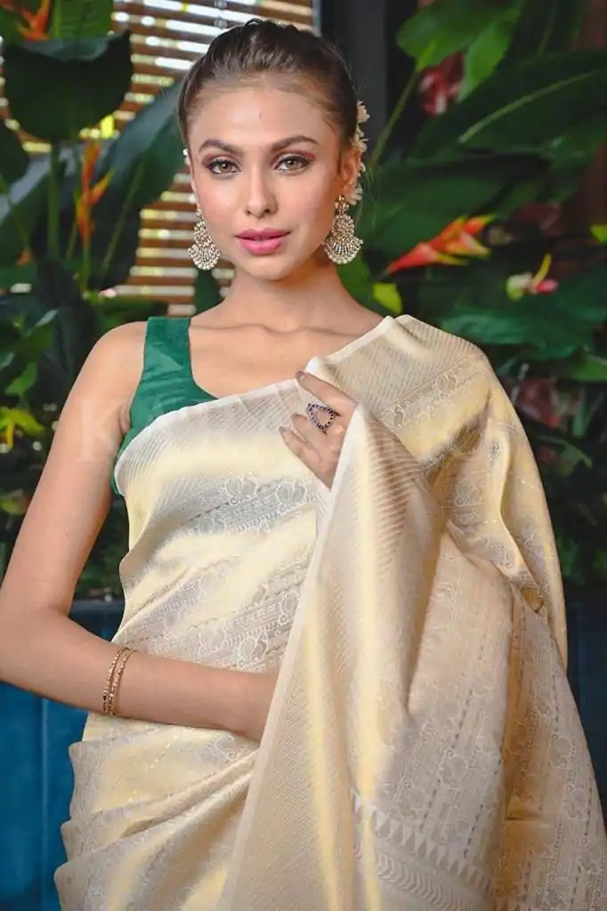 KP 5054  White Color Soft Lichi Silk Jacquard Rich Pallu Saree Casual, Party Wear, Wedding, Events Etc. Expected Delivery 4-6 Working Days @1349/- | Sarees, Bollywood Sarees, Creative Sarees, Designer Sarees, Embroidered Sarees, Ethnic Saree, Modern Digital sarees, Party Wear Sarees