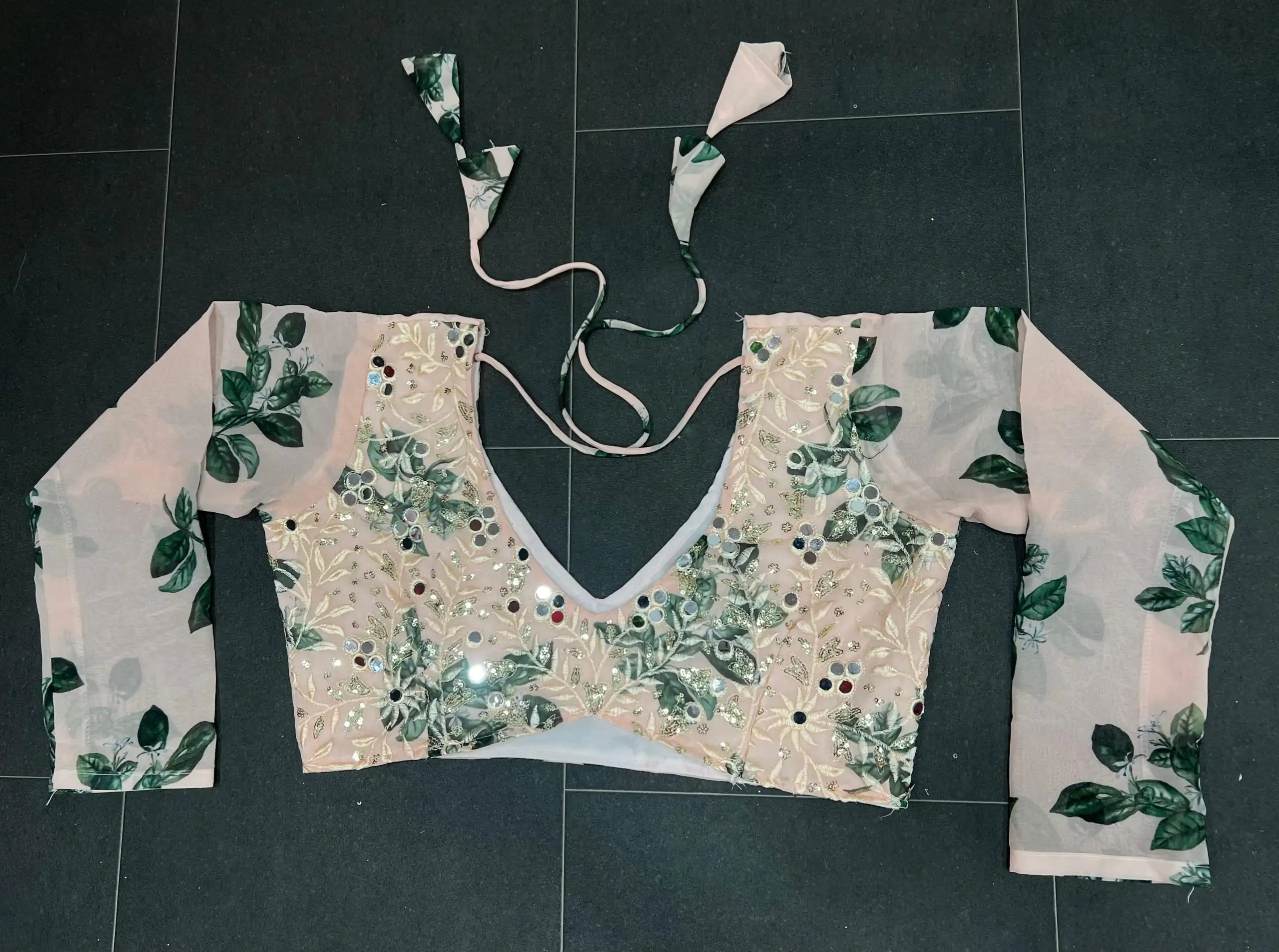 KD 381 White  Saree : Georgette Thread Digital Print Work Saree Casual, Party, Wedding, Festive, Events Etc.  Expected Delivery 4-6 Working Days @2099/- | Sarees, Bollywood Sarees, Creative Sarees, Designer Sarees, Embroidered Sarees, Modern Digital sarees, Party Wear Sarees