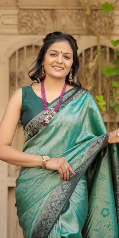 GK kanjivaram Peacock Green Color Soft Kanjivaram Beautiful Rich Pallu Jacquard Saree Events Casual Wedding Festive Expected Delivery  4-6 Working Days @1999 | Sarees, Bollywood Sarees, Creative Sarees, Designer Sarees, Embroidered Sarees, Ethnic Saree, Modern Digital sarees, Party Wear Sarees