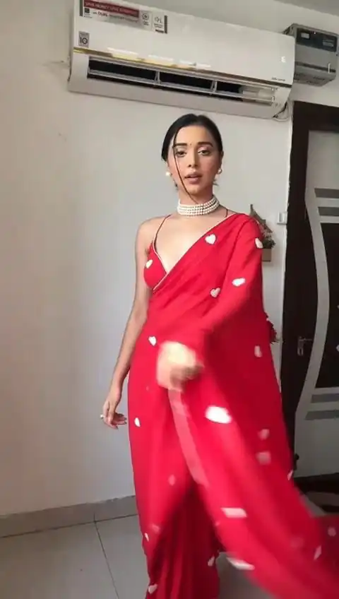 DDH LOVING Red  Color Georgette With Hart Gmathi Work Saree Events Casual, Wedding, Festive, Events Etc. Expected Delivery  4-6 Working Days @1499/- | Sarees, Bollywood Sarees, Creative Sarees, Designer Sarees, Embroidered Sarees, Ethnic Saree, Modern Digital sarees, Party Wear Sarees