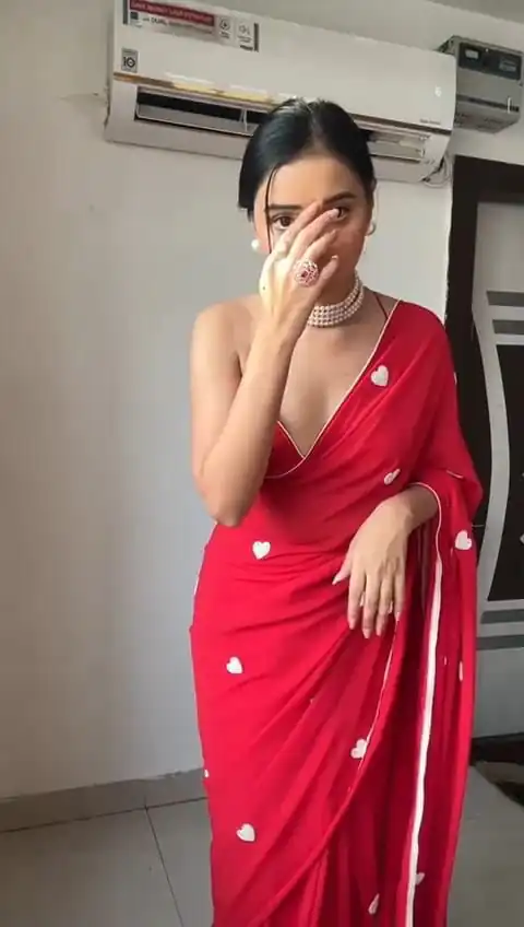 DDH LOVING Red  Color Georgette With Hart Gmathi Work Saree Events Casual, Wedding, Festive, Events Etc. Expected Delivery  4-6 Working Days @1499/- | Sarees, Bollywood Sarees, Creative Sarees, Designer Sarees, Embroidered Sarees, Ethnic Saree, Modern Digital sarees, Party Wear Sarees