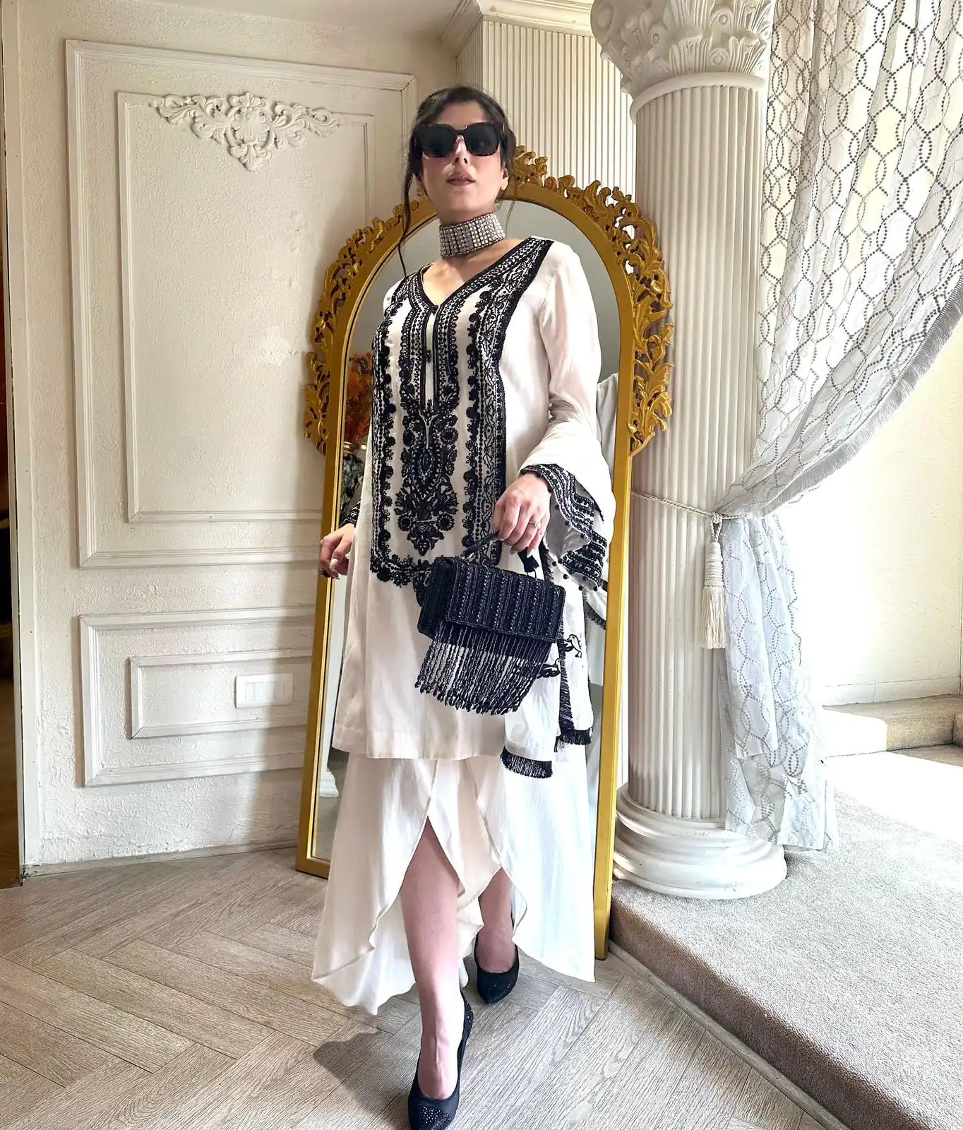 KD 1437 White Color Faux Georgette Thread Work Salwar Suit Casual, Party, Festive, Events Wedding Etc.  Expected Delivery 4-6 Working Days @1899/- Only | Salwar suit, Designer Suits, Casual Suits, Creative suits, Palazzo Suits, Party Wear Suits, Straight Suits