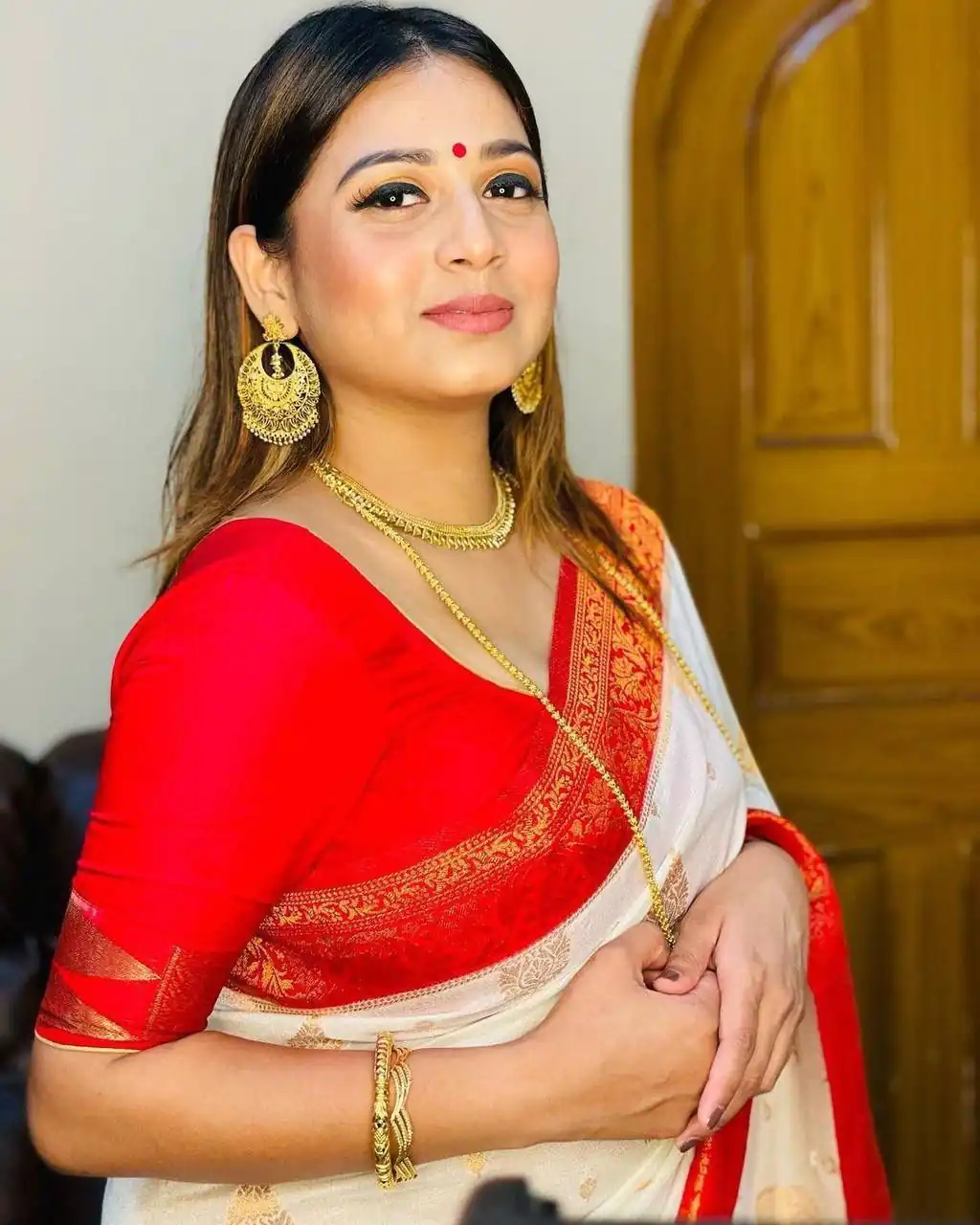 DDF DURGA White Color Soft Lichi Silk Ordinary Design Rich Pallu Saree Casual, Party Wear, Events, Festivals Etc. Expected Delivery 4-6 Working Days 1499/- | Sarees, Bollywood Sarees, Creative Sarees, Designer Sarees, Embroidered Sarees, Ethnic Saree, Modern Digital sarees, Party Wear Sarees