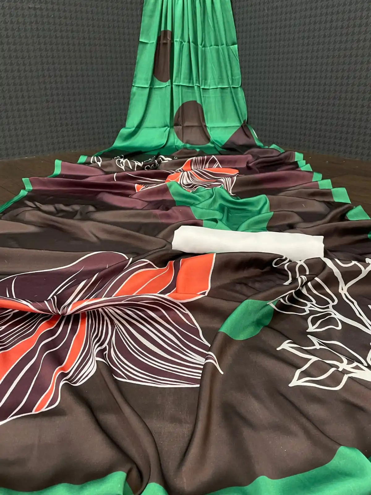 Veechis RUHI Green Color Heavy Devsena Soft Silk Beautiful Digital Printed Saree Casual, Party Festive, Events. Expected Delivery 4-6 Working Days @1499 | Sarees, Bollywood Sarees, Creative Sarees, Designer Sarees, Embroidered Sarees, Modern Digital sarees, Party Wear Sarees