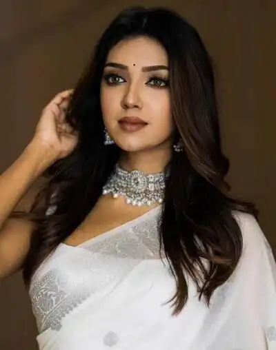 DDF 301 White Color Soft Lichi Silk Ordinary Design Rich Pallu Saree Casual, Party Wear, Events, Festivals Etc. Expected Delivery 4-6 Working Days 1449/- | Sarees, Bollywood Sarees, Creative Sarees, Designer Sarees, Embroidered Sarees, Ethnic Saree, Modern Digital sarees, Party Wear Sarees