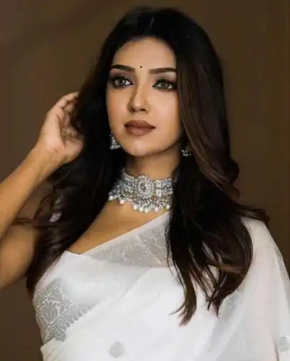 DDF 301 White Color Soft Lichi Silk Ordinary Design Rich Pallu Saree Casual, Party Wear, Events, Festivals Etc. Expected Delivery 4-6 Working Days 1449/- | Sarees, Bollywood Sarees, Creative Sarees, Designer Sarees, Embroidered Sarees, Ethnic Saree, Modern Digital sarees, Party Wear Sarees