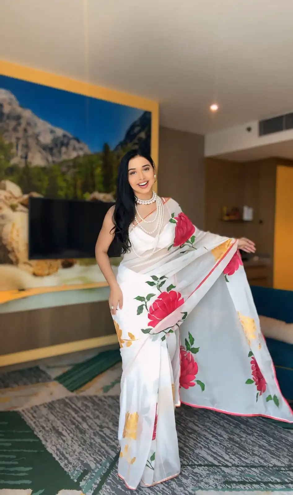  SC 265 White Color Pure Soft Georgette Silk Design All Over Saree , Party Wear, Events, Festivals Expected Delivery 4-6 Working Days 1599/- | Sarees, Bollywood Sarees, Creative Sarees, Designer Sarees, Embroidered Sarees, Ethnic Saree, Modern Digital sarees, Party Wear Sarees