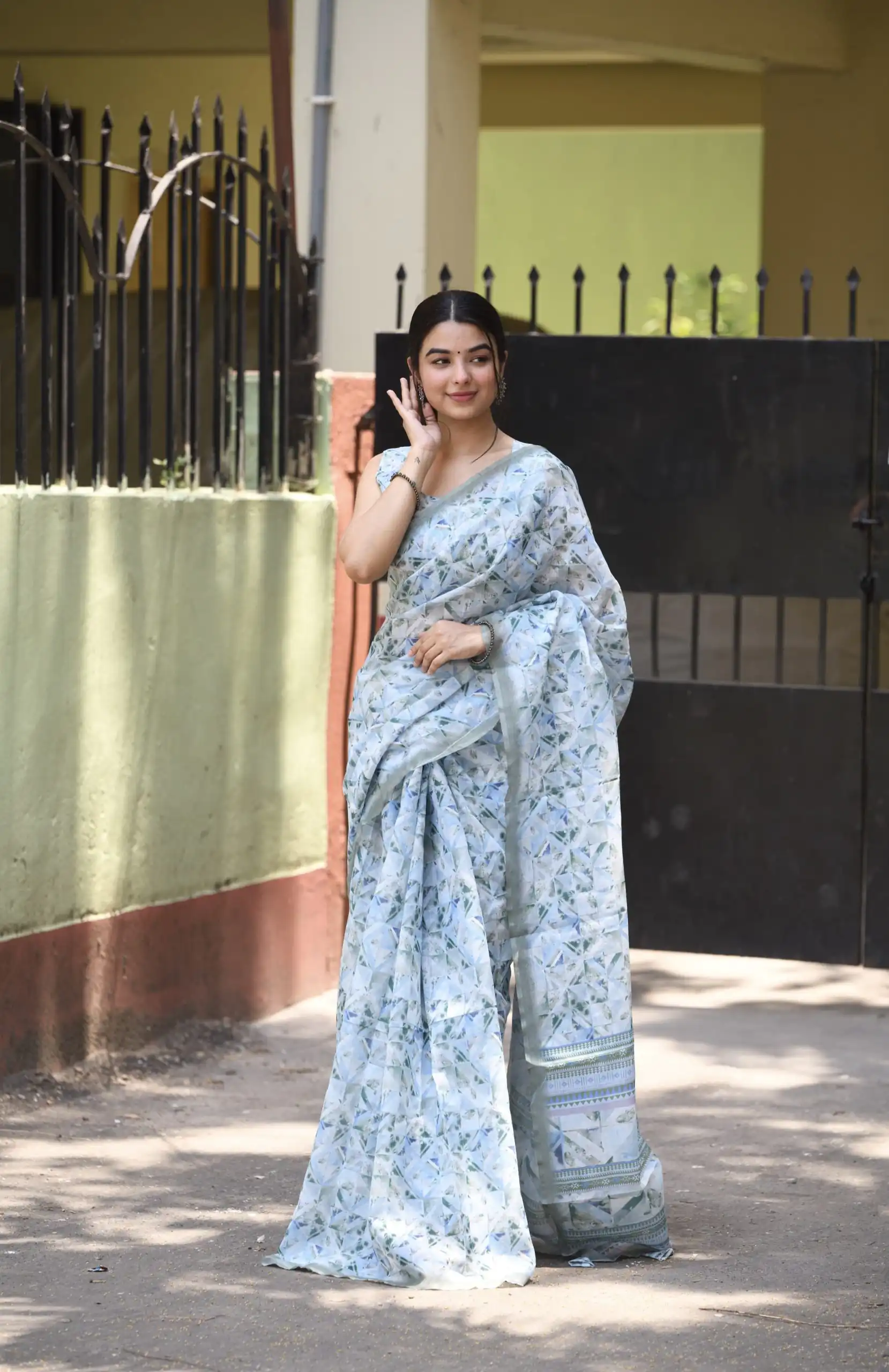 Veechis 110 Light Blue Color Linen Beautiful Digital Printed Work Saree Casual, Party Festive, Events. Expected Delivery 4-6 Working Days @1549/- | Sarees, Bollywood Sarees, Creative Sarees, Designer Sarees, Embroidered Sarees, Modern Digital sarees, Party Wear Sarees