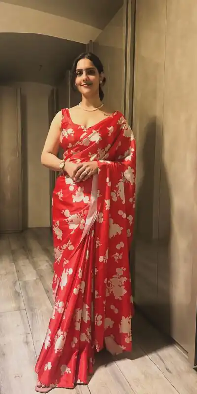  JM Diksha sharma Red Color Satin Silk Blouse Digital Print Saree, Party Wear, Events, Festivals Expected Delivery 4-6 Working Days 1549/- | Sarees, Bollywood Sarees, Creative Sarees, Designer Sarees, Embroidered Sarees, Ethnic Saree, Modern Digital sarees, Party Wear Sarees