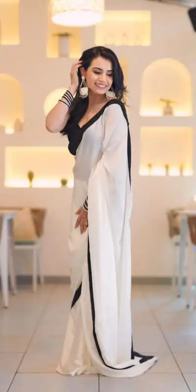 JM Ankita Lokhande White Color Heavy Japan Satin Less Border Work Saree , Party Wear, Events, Festivals Expected Delivery 4-6 Working Days 1399 /- | Sarees, Bollywood Sarees, Creative Sarees, Designer Sarees, Embroidered Sarees, Ethnic Saree, Modern Digital sarees, Party Wear Sarees