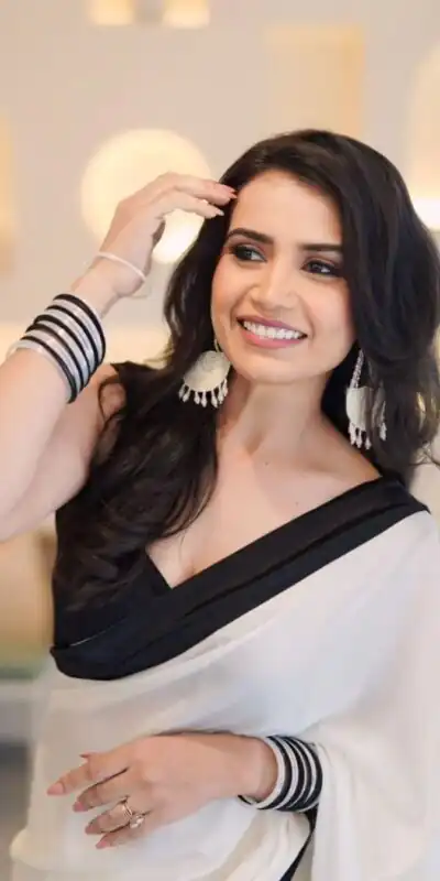 JM Ankita Lokhande White Color Heavy Japan Satin Less Border Work Saree , Party Wear, Events, Festivals Expected Delivery 4-6 Working Days 1399 /- | Sarees, Bollywood Sarees, Creative Sarees, Designer Sarees, Embroidered Sarees, Ethnic Saree, Modern Digital sarees, Party Wear Sarees