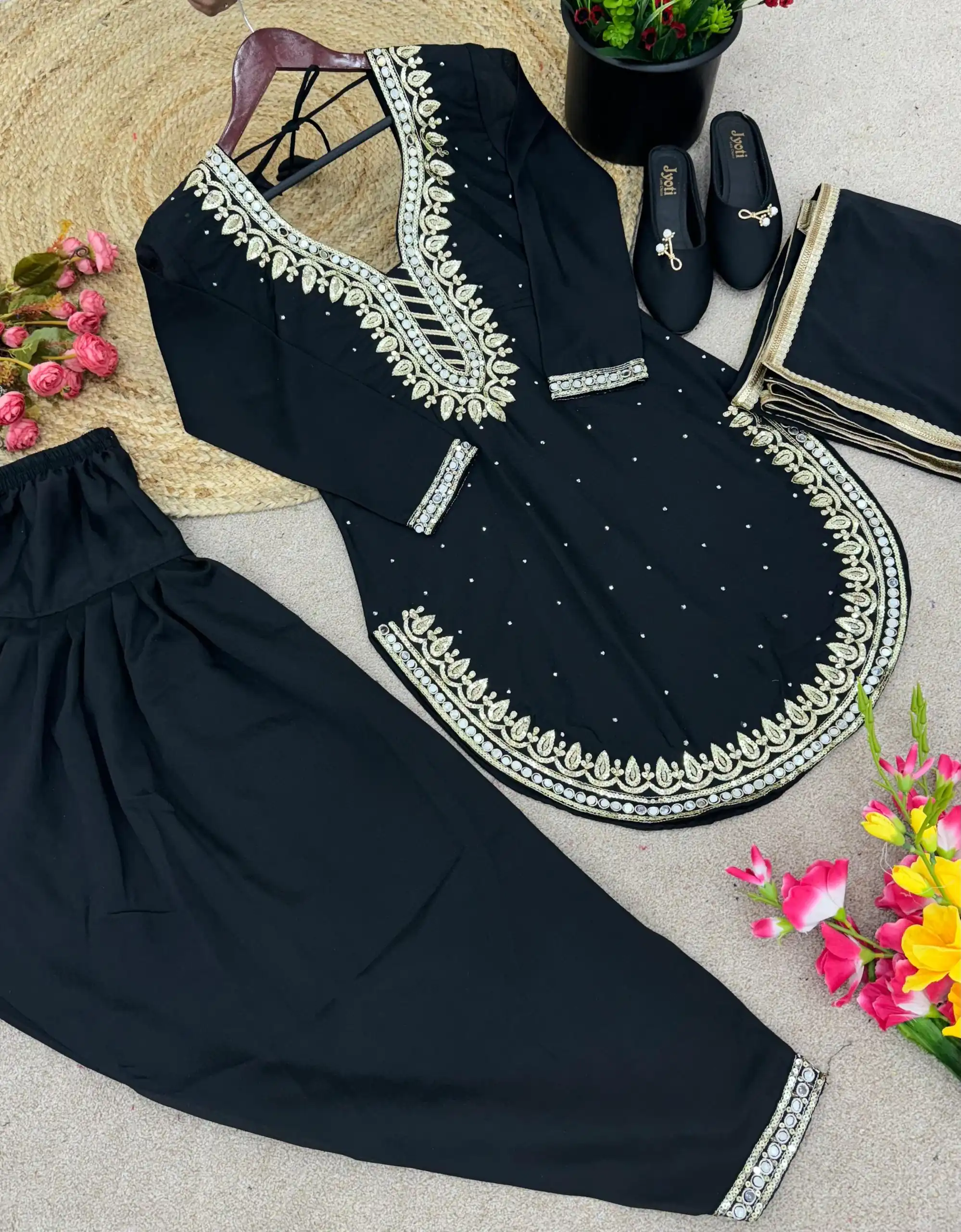 SRK 5138 Black Color Pure Chinnon Embroidery Diamond Salwar Suit Wedding, Party, Festive, Events Expected Delivery 4-6 Working Days @ 1949/- | Jump Suits, Salwar suit, Designer Suits, Casual Suits, Creative suits, Palazzo Suits, Party Wear Suits, Patiala Suits, Straight Suits