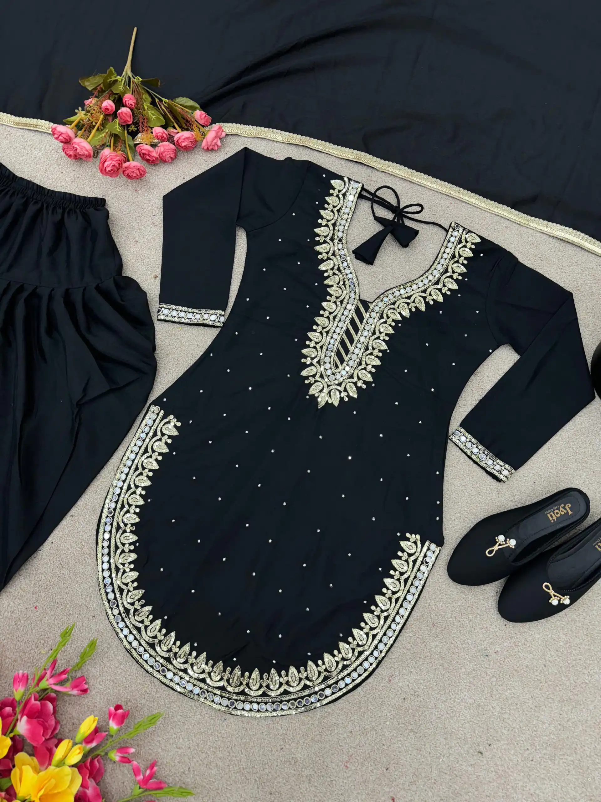 SRK 5138 Black Color Pure Chinnon Embroidery Diamond Salwar Suit Wedding, Party, Festive, Events Expected Delivery 4-6 Working Days @ 1949/- | Jump Suits, Salwar suit, Designer Suits, Casual Suits, Creative suits, Palazzo Suits, Party Wear Suits, Patiala Suits, Straight Suits