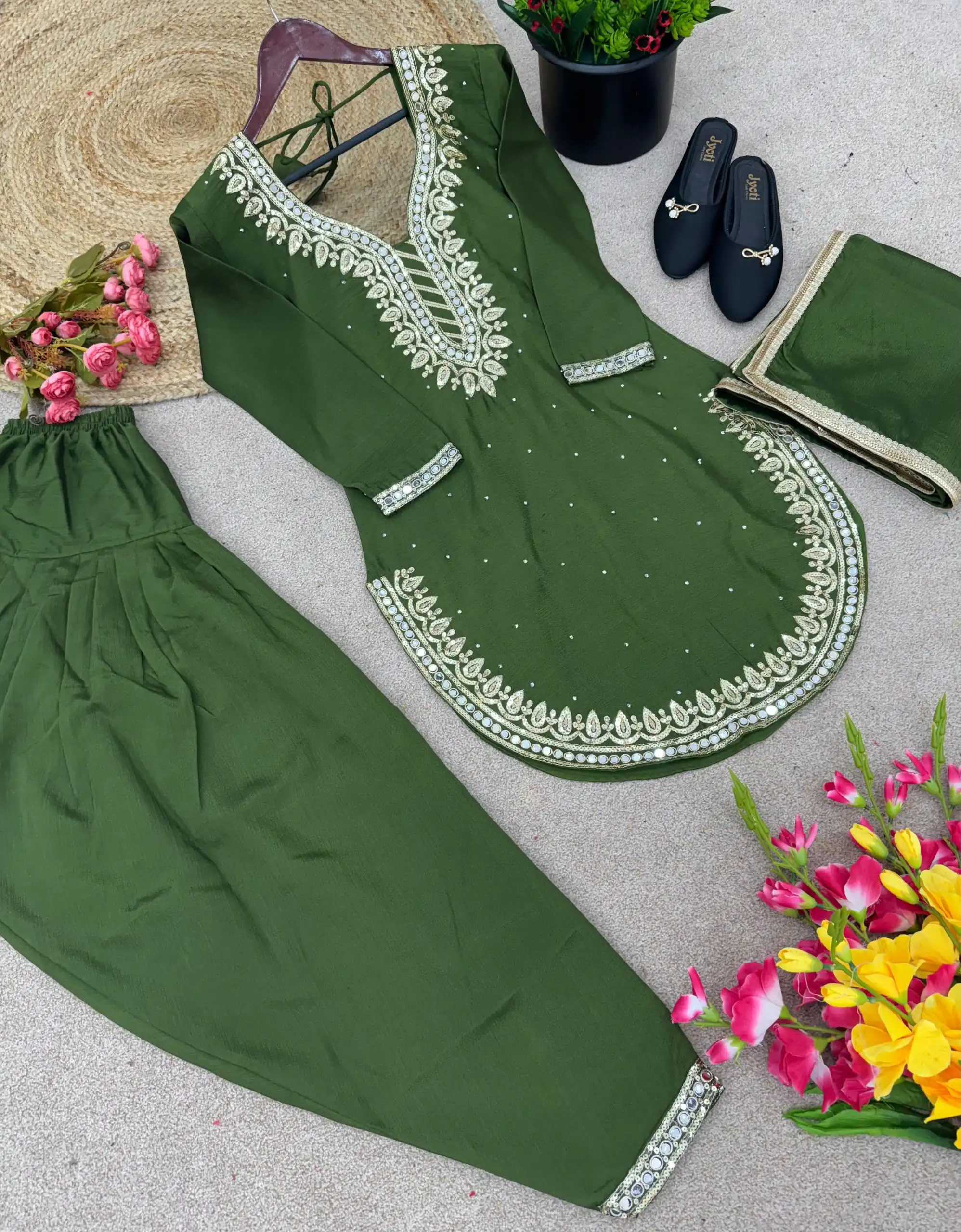 SRK 5138 Green Color Pure Chinnon Embroidery Diamond Salwar Suit Wedding, Party, Festive, Events Expected Delivery 4-6 Working Days @ 1949/- | Jump Suits, Salwar suit, Designer Suits, Casual Suits, Creative suits, Palazzo Suits, Party Wear Suits, Patiala Suits, Straight Suits