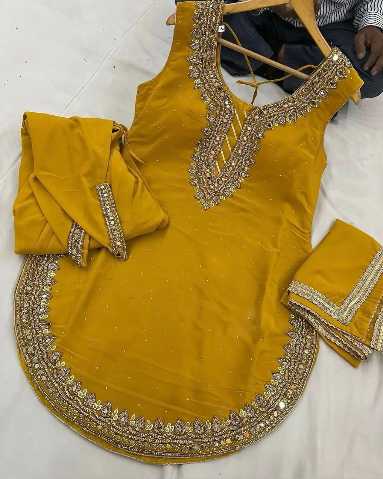 SRK 5138 Yellow Color Pure Chinnon Embroidery Diamond Salwar Suit Wedding, Party, Festive, Events Expected Delivery 4-6 Working Days @ 1949/- | Jump Suits, Salwar suit, Designer Suits, Casual Suits, Creative suits, Palazzo Suits, Party Wear Suits, Patiala Suits, Straight Suits