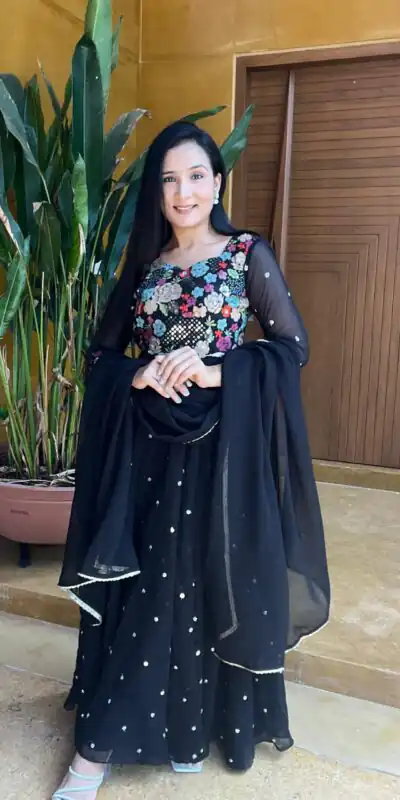 Ram 007 Black Color Fox Georgette Embroidery Lace Work Gown Casual, Wedding, Party, Festive, Events Etc. Expected Delivery 4-6 Working Days @2049/- | Gowns, Bollywood Gowns, Creative Gowns, Designer Gowns, Embroidered Gowns, Party Wear Gowns