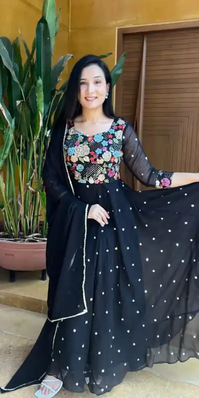   Ram 007 Black Color Fox Georgette Embroidery Lace Work Gown Casual, Wedding, Party, Festive, Events Etc. Expected Delivery 4-6 Working Days @2049/- | Gowns, Bollywood Gowns, Creative Gowns, Designer Gowns, Embroidered Gowns, Party Wear Gowns