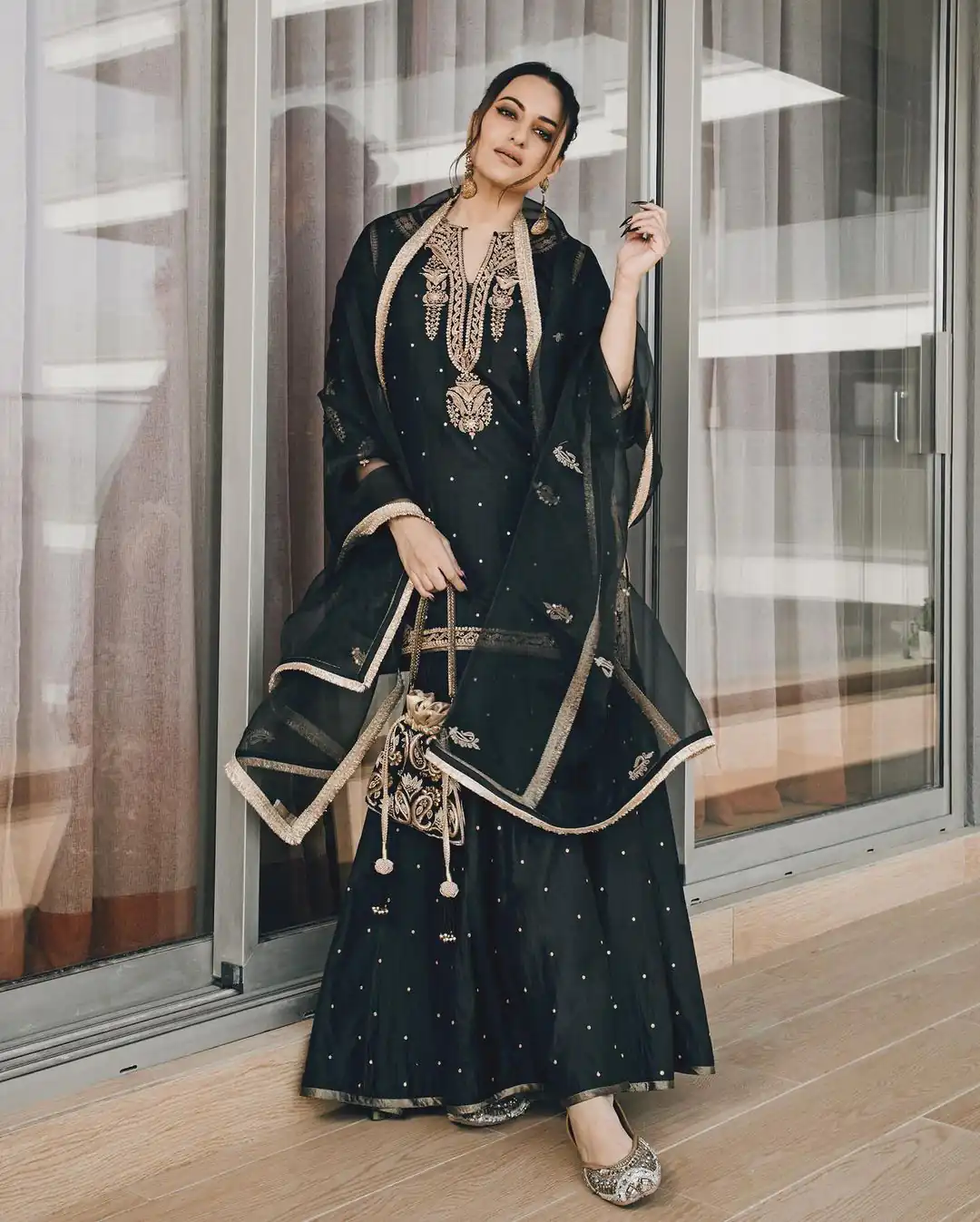 SRK 5160 Black Color Pure Chinnon Silk Embroidery Coding Dori Salwar Suit Wedding, Party, Festive, Events Expected Delivery 4-6 Working Days @ 1899/- | Jump Suits, Salwar suit, Designer Suits, Casual Suits, Creative suits, Palazzo Suits, Party Wear Suits, Patiala Suits, Straight Suits