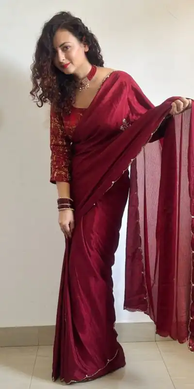   AC BEAUTY Marron Color Soft Chinnon Hand Work Flower Design Saree Casual, Wedding, Festive, Events Expected Delivery 4-6 Working Days @2449/- | Sarees, Bollywood Sarees, Creative Sarees, Designer Sarees, Embroidered Sarees, Ethnic Saree, Modern Digital sarees, Party Wear Sarees