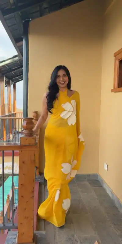 SC 264 Yellow Color Pure Soft Georgette Silk Design All Over Saree , Party Wear, Events, Festivals Expected Delivery 4-6 Working Days 1599/- | Sarees, Bollywood Sarees, Creative Sarees, Designer Sarees, Embroidered Sarees, Ethnic Saree, Modern Digital sarees, Party Wear Sarees